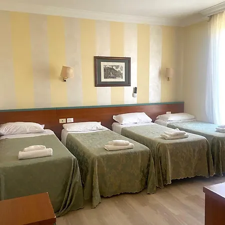Hotel Center 1-3